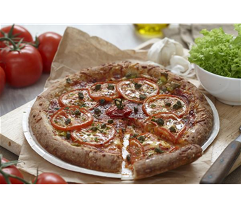 Tomaten-Pizza mit Pistazien