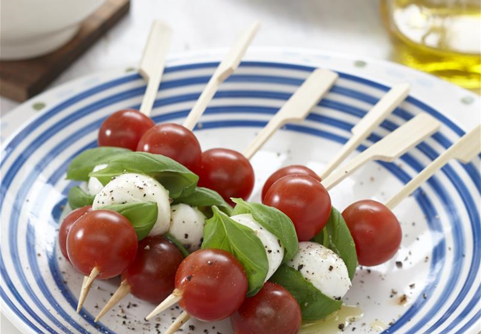 Tomaten-Basilikum Spieße