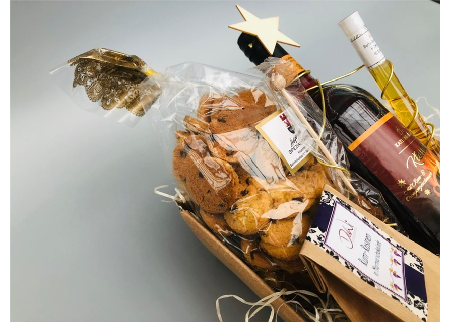 Gourmet Geschenk Weihnachten Nr.10, Gourmet Geschenk mit Wein, Schokolade, Kekse&Likör