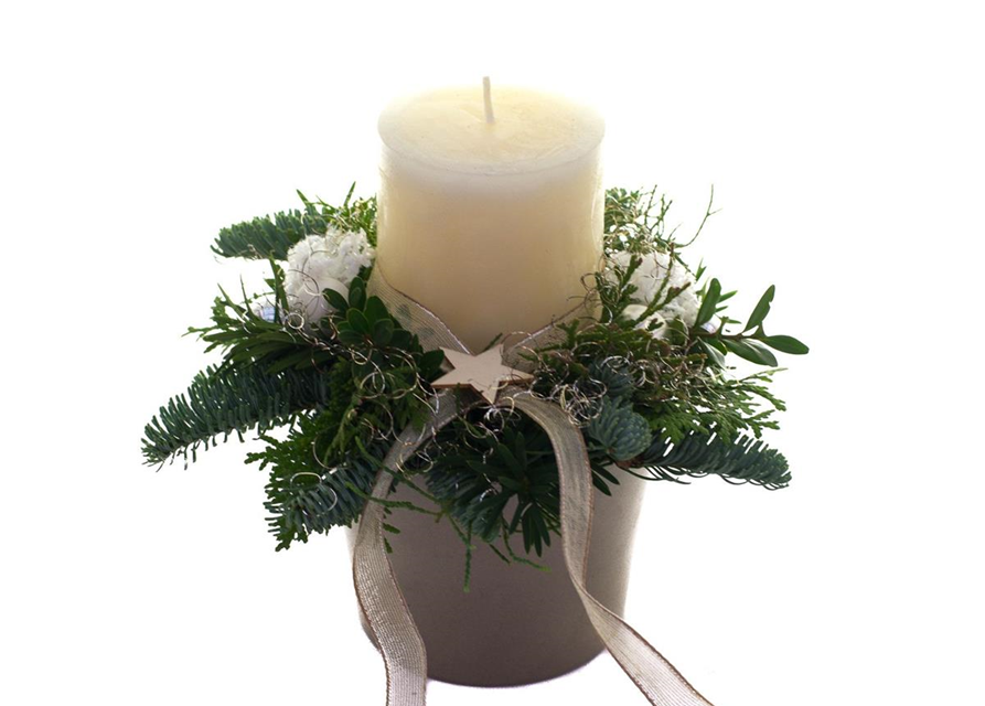 Adventsgesteck Creme