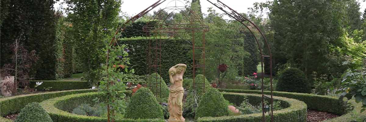 Gartengestaltung - Romantischer Garten (thumbnail) Gartengestaltung - Romantischer Garten (thumbnail)