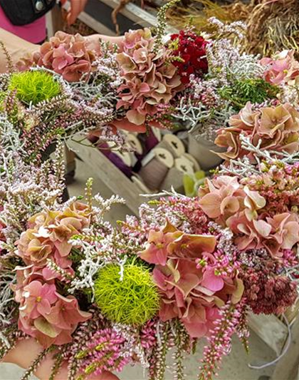 Abgesagt - ABGESAGT Workshop: Herbstkränze mit Hortensien, Heide und anderen, herbstliche Materialien  Abgesagt - ABGESAGT Workshop: Herbstkränze mit Hortensien, Heide und anderen, herbstliche Materialien